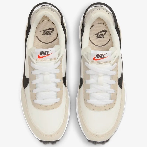 Nike Waffle Debut Women’s - size 6 - Picture 3 of 8